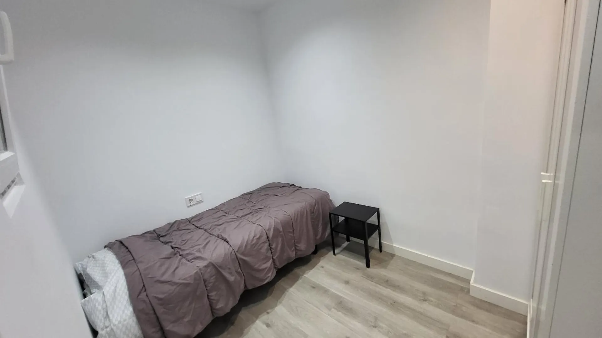 Apartamento De Dos Habitaciones Barcelona 0*,  Spain